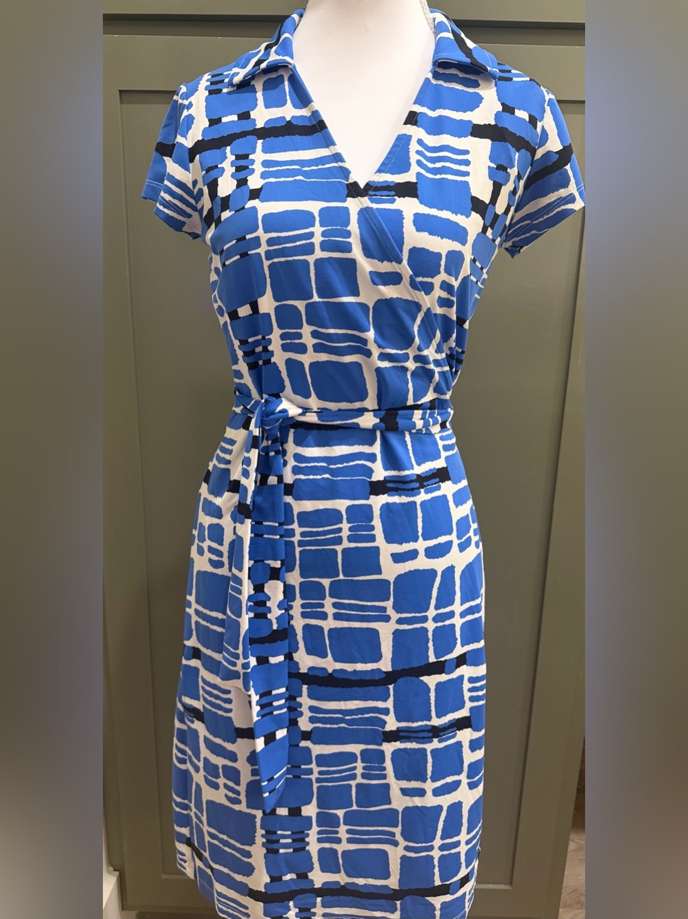 J. McLaughlin Blue and White Geometric Wrap-Style Midi Dress